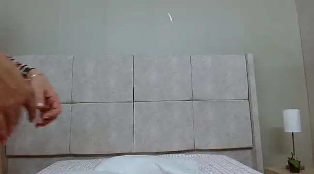 Snapshot of sweet_amalia4 chatting on March 1, 7:37 pm sweet amalia4 online show from March 1, 7:37 pm