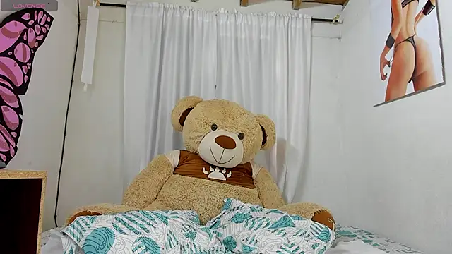 Snapshot of sweet_amalia4 chatting on September 11, 7:14 pm sweet amalia4 online show from September 11, 7:14 pm