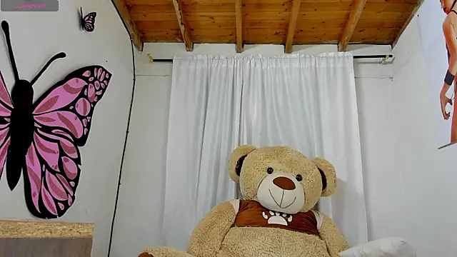 Snapshot of sweet_amalia4 chatting on September 22, 6:43 pm sweet amalia4 online show from September 22, 6:43 pm