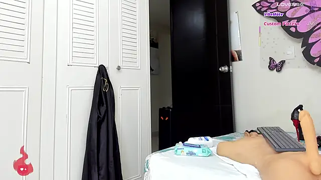 Snapshot of sweet_amalia4 chatting on October 18, 3:09 am sweet amalia4 online show from October 18, 3:09 am