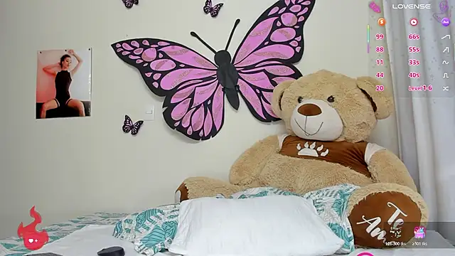 Snapshot of sweet_amalia4 chatting on October 18, 7:03 pm sweet amalia4 online show from October 18, 7:03 pm