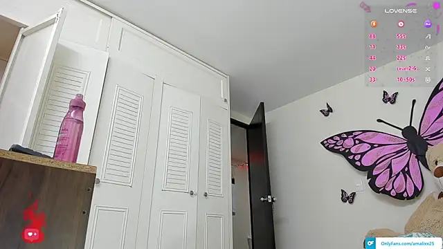 Snapshot of sweet_amalia4 chatting on November 29, 12:02 am sweet amalia4 online show from November 29, 12:02 am