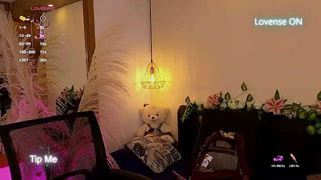 Snapshot of Hannah_williams1 chatting on November 4, 9:03 pm Hannah williams1 online show from November 4, 9:03 pm