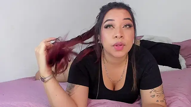 Snapshot of C_rose97 chatting on October 19, 10:54 pm C rose97 online show from October 19, 10:54 pm