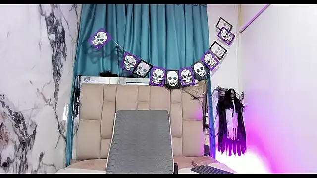 dafne queenn online show from November 2, 12:29 pm