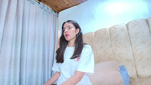 dafne queenn online show from February 21, 1:12 pm