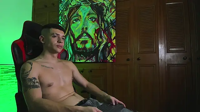 Snapshot of Dimitri_higth420 chatting on February 8, 4:25 am Dimitri higth420 online show from February 8, 4:25 am