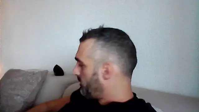 Snapshot of Assodispade3 chatting on December 17, 9:26 am Assodispade3 online show from December 17, 9:26 am