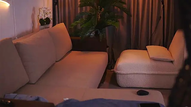 GinaValentinna online show from February 21, 7:32 pm