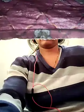 Snapshot of lovelyruhi chatting on December 5, 10:23 am lovelyruhi online show from December 5, 10:23 am