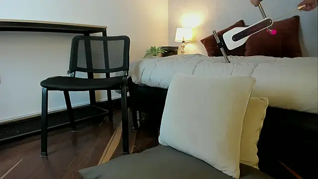 Caroline dh online show from June 25, 11:37 am