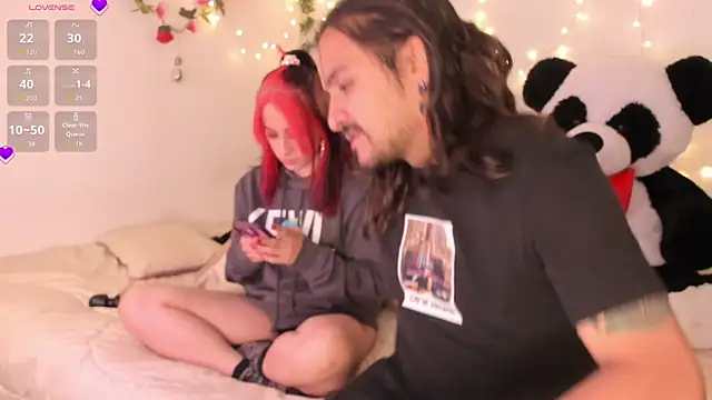 Snapshot of Carlasxdreams chatting on September 28, 12:49 am Carlasxdreams online show from September 28, 12:49 am