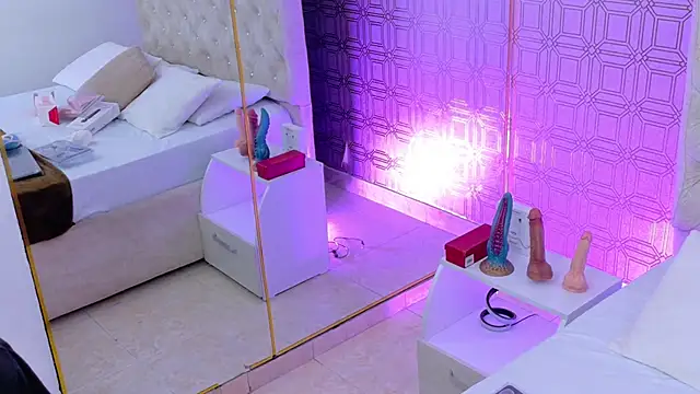 Snapshot of Derieri_D chatting on November 11, 7:36 pm Derieri D online show from November 11, 7:36 pm