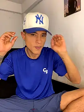 Snapshot of Edward_Milleer chatting on December 14, 5:07 pm Edward Milleer online show from December 14, 5:07 pm