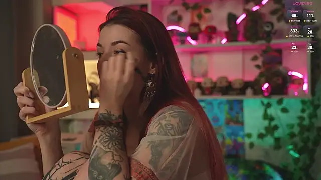 Snapshot of Charmings_054 chatting on February 15, 5:28 pm Charmings 054 online show from February 15, 5:28 pm