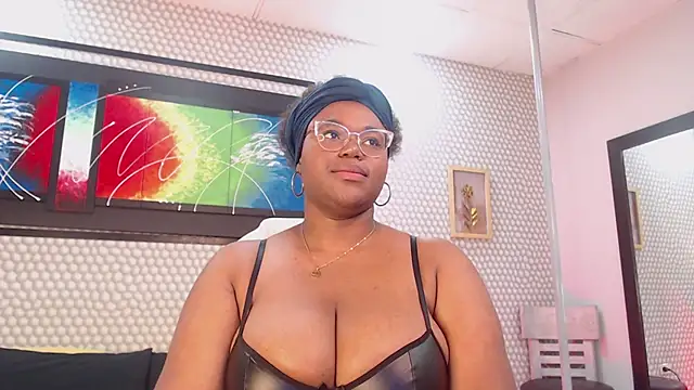 Snapshot of Makena_gh chatting on December 28, 3:58 am Makena gh online show from December 28, 3:58 am
