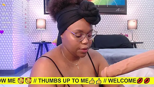Snapshot of Makena_gh chatting on January 11, 3:13 am Makena gh online show from January 11, 3:13 am