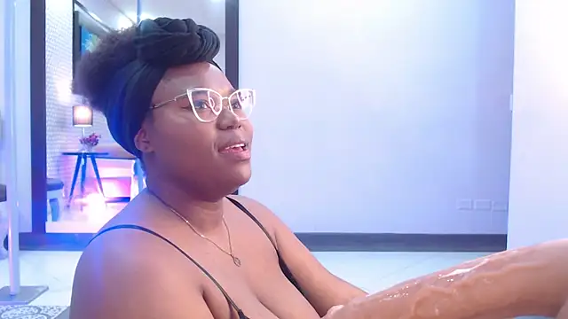 Snapshot of Makena_gh chatting on February 3, 4:04 am Makena gh online show from February 3, 4:04 am