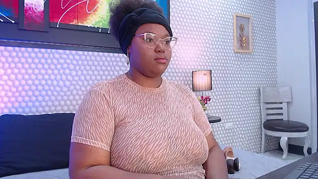 Snapshot of Makena_gh chatting on February 16, 3:04 am Makena gh online show from February 16, 3:04 am