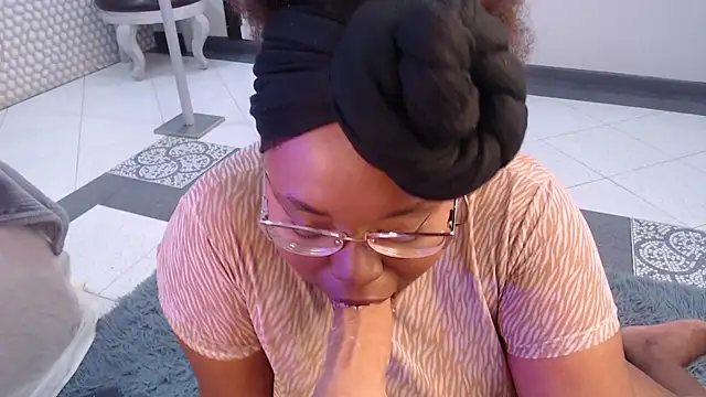 Snapshot of Makena_gh chatting on February 25, 6:58 am Makena gh online show from February 25, 6:58 am
