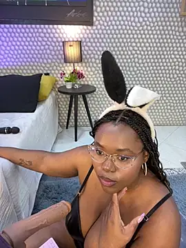 Snapshot of Makena_gh chatting on March 14, 4:32 am Makena gh online show from March 14, 4:32 am