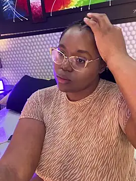 Snapshot of Makena_gh chatting on March 20, 8:09 am Makena gh online show from March 20, 8:09 am