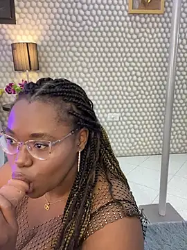 Snapshot of Makena_gh chatting on March 23, 4:27 am Makena gh online show from March 23, 4:27 am