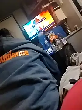 Snapshot of axelongshaft69 chatting on February 25, 5:19 am axelongshaft69 online show from February 25, 5:19 am