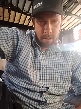 Snapshot of axelongshaft69 chatting on March 6, 4:07 pm axelongshaft69 online show from March 6, 4:07 pm