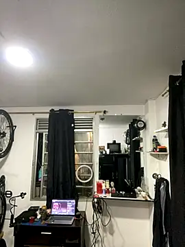 Snapshot of Jestebanano chatting on December 5, 3:59 am Jestebanano online show from December 5, 3:59 am