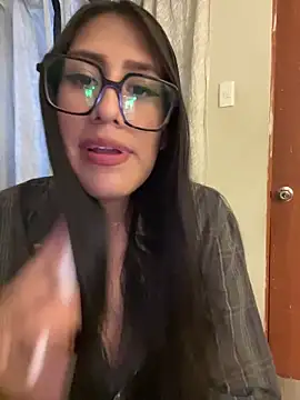 AleFantasy0001 online show from December 20, 3:35 am