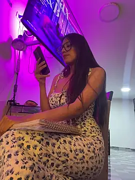 Snapshot of AleFantasy0001 chatting on May 18, 2:07 am AleFantasy0001 online show from May 18, 2:07 am