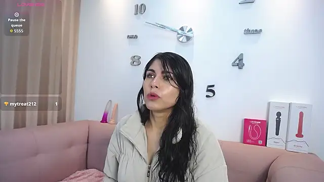 Melodi Roux online show from January 10, 1:24 pm