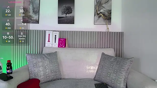 Melodi Roux online show from June 4, 1:39 pm