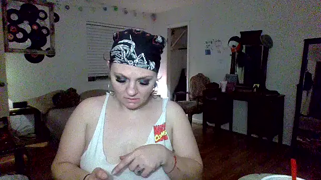 Snapshot of sophiarica chatting on May 8, 5:02 am sophiarica online show from May 8, 5:02 am