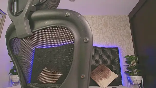 MattDevon online show from January 16, 3:21 am