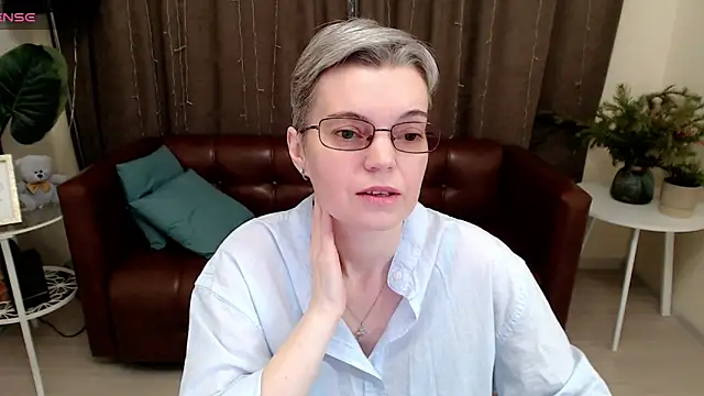 Snapshot of Cutie_Erikaa1 chatting on January 11, 2:30 am Cutie Erikaa1 online show from January 11, 2:30 am