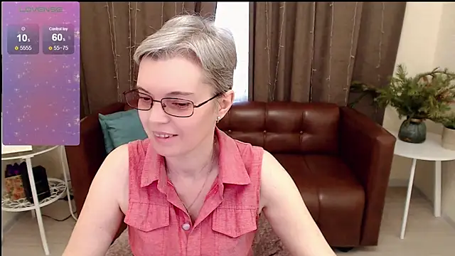 Snapshot of Cutie_Erikaa1 chatting on January 16, 8:33 am Cutie Erikaa1 online show from January 16, 8:33 am