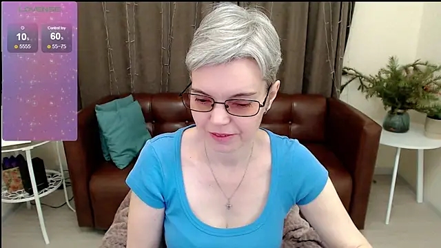 Snapshot of Cutie_Erikaa1 chatting on January 17, 2:08 am Cutie Erikaa1 online show from January 17, 2:08 am