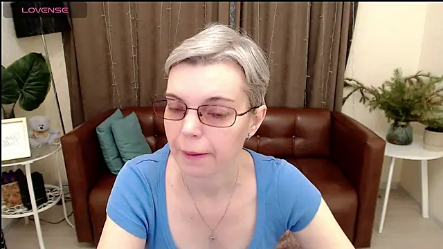 Snapshot of Cutie_Erikaa1 chatting on January 18, 1:41 am Cutie Erikaa1 online show from January 18, 1:41 am