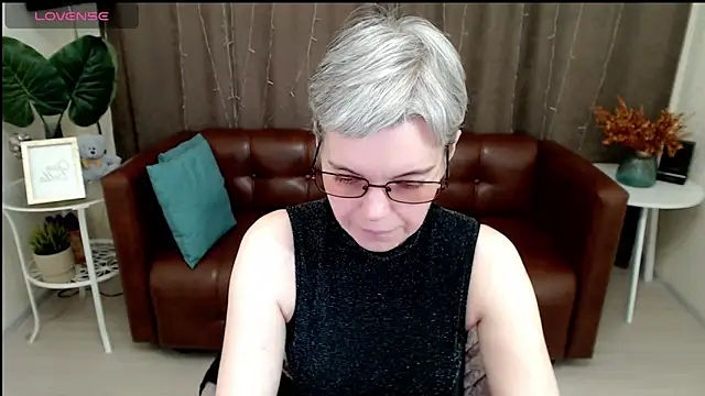 Snapshot of Cutie_Erikaa1 chatting on January 21, 9:24 am Cutie Erikaa1 online show from January 21, 9:24 am