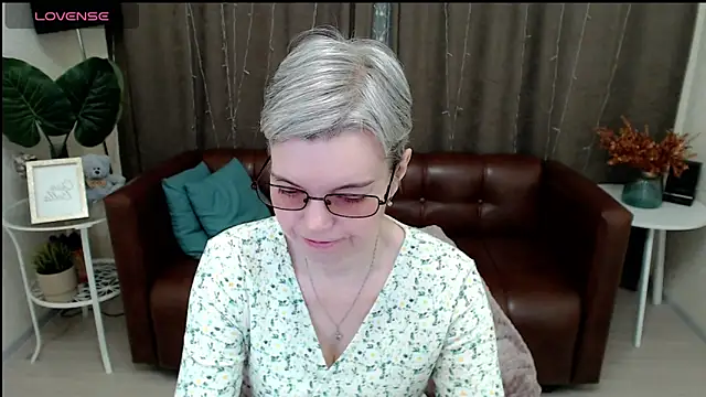 Snapshot of Cutie_Erikaa1 chatting on January 22, 2:37 am Cutie Erikaa1 online show from January 22, 2:37 am