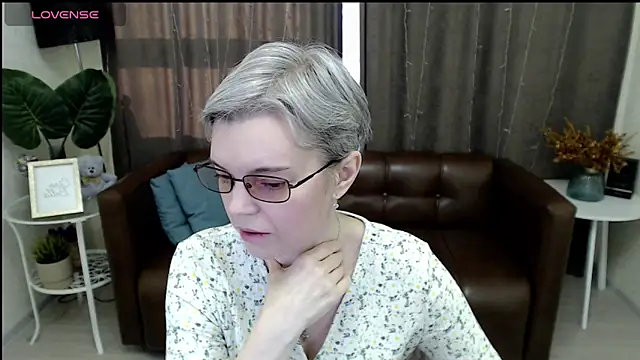 Snapshot of Cutie_Erikaa1 chatting on January 22, 5:48 am Cutie Erikaa1 online show from January 22, 5:48 am