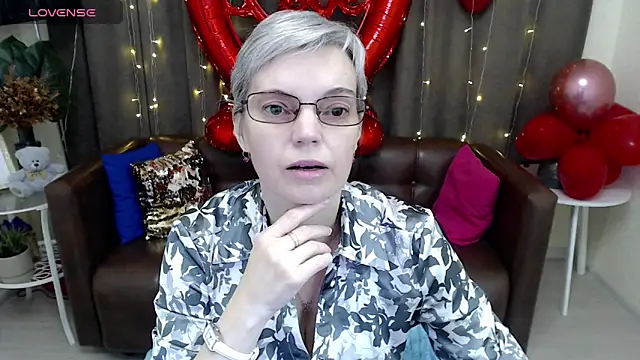 Snapshot of Cutie_Erikaa1 chatting on February 12, 3:29 am Cutie Erikaa1 online show from February 12, 3:29 am