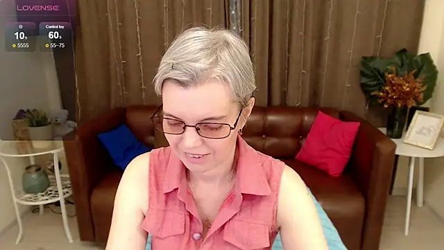 Snapshot of Cutie_Erikaa1 chatting on February 21, 2:50 am Cutie Erikaa1 online show from February 21, 2:50 am