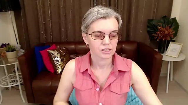 Snapshot of Cutie_Erikaa1 chatting on February 22, 2:50 am Cutie Erikaa1 online show from February 22, 2:50 am