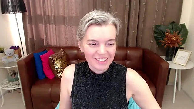 Snapshot of Cutie_Erikaa1 chatting on February 23, 5:34 am Cutie Erikaa1 online show from February 23, 5:34 am