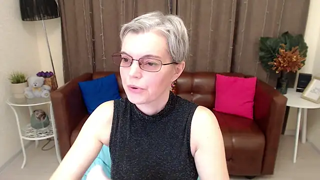 Snapshot of Cutie_Erikaa1 chatting on February 26, 2:48 am Cutie Erikaa1 online show from February 26, 2:48 am