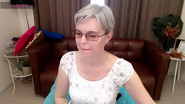 Snapshot of Cutie_Erikaa1 chatting on March 2, 8:27 am Cutie Erikaa1 online show from March 2, 8:27 am