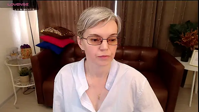 Snapshot of Cutie_Erikaa1 chatting on March 6, 5:35 am Cutie Erikaa1 online show from March 6, 5:35 am